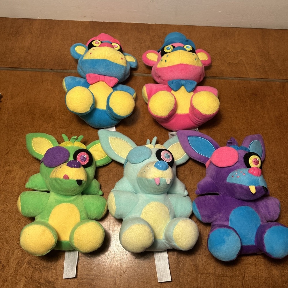 FUNKO Fazzie & FOXY BLACKLIGHT 2017 FNAF FIVE NIGHTS AT FREDDYS 8" PLUSH Lot